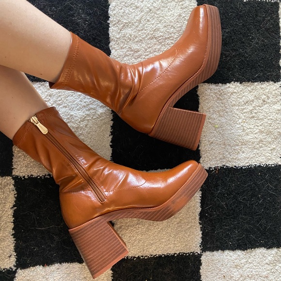 Square Toe Chunky GoGo Ankle Boot - AmazingLace Best of Luck Boot - Picture 1 of 3